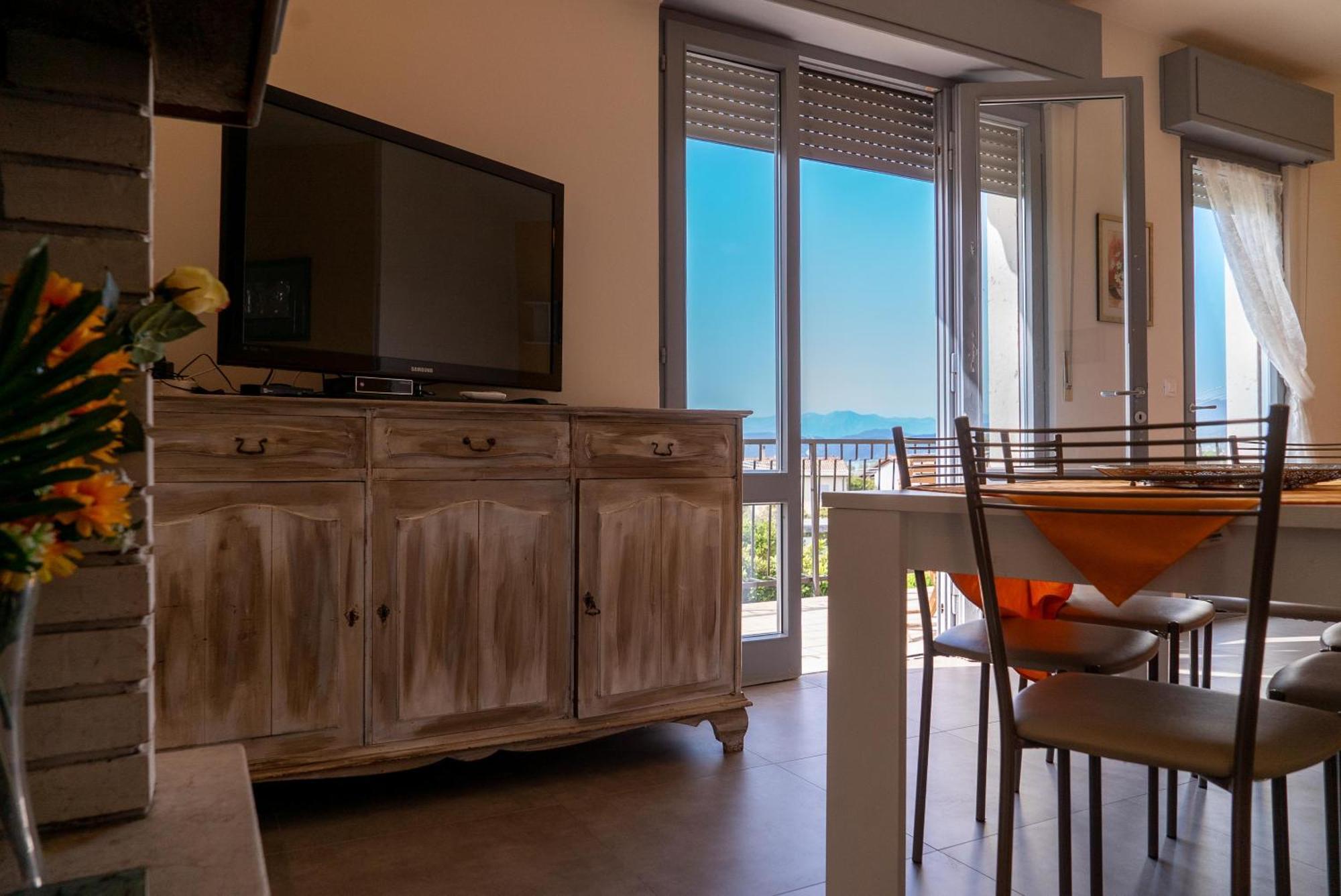 Villa La Magnolia - Private Beach Access, Garden, Views Лацизе Номер фото