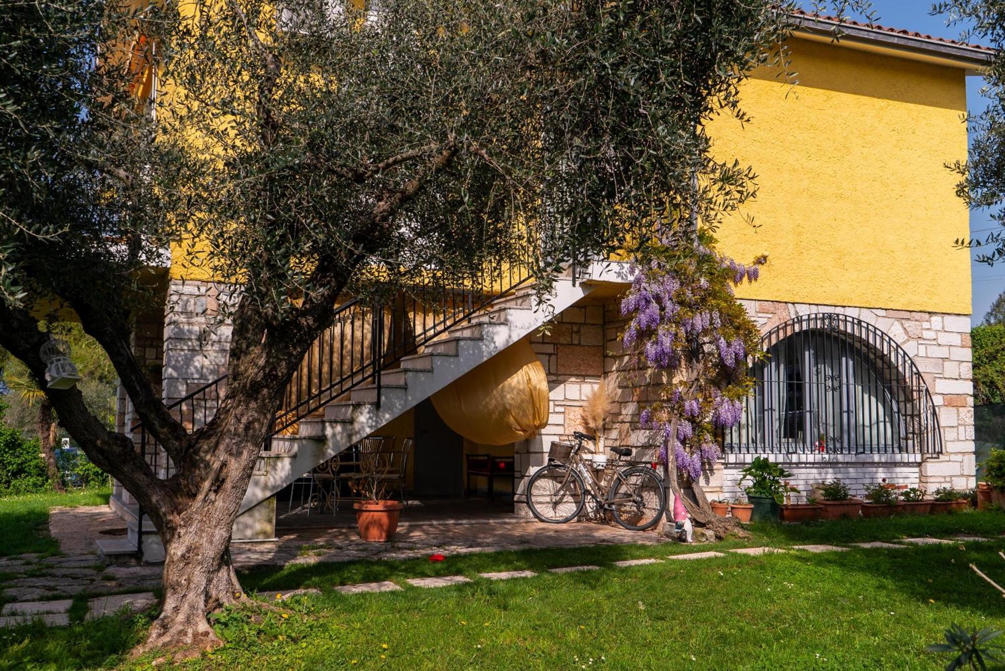 Villa La Magnolia - Private Beach Access, Garden, Views Лацизе Экстерьер фото